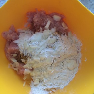 Оладья из куриного фарша. - Шаг 2