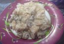Куриное филе в сливочно-грибном соусе с рисом