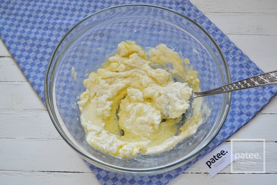 Печеные пирожки с яблоками из творожного теста - Шаг 13