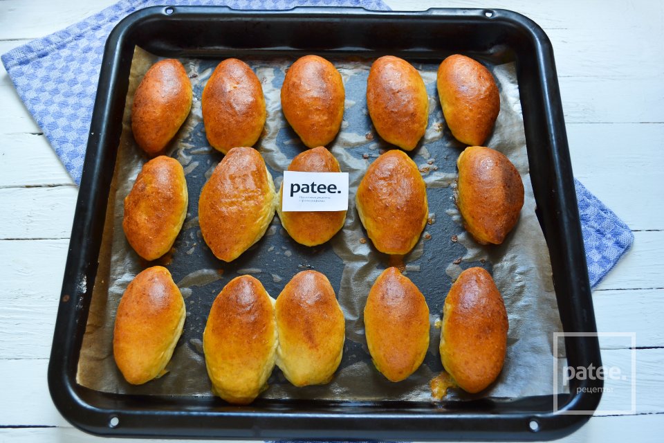 Печеные пирожки с яблоками из творожного теста - Шаг 20
