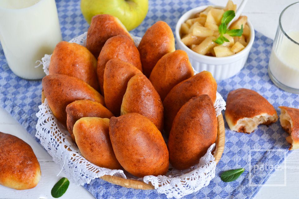 Печеные пирожки с яблоками из творожного теста - Шаг 21