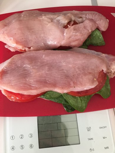 Индейка с томатами и шпинатом - Шаг 1