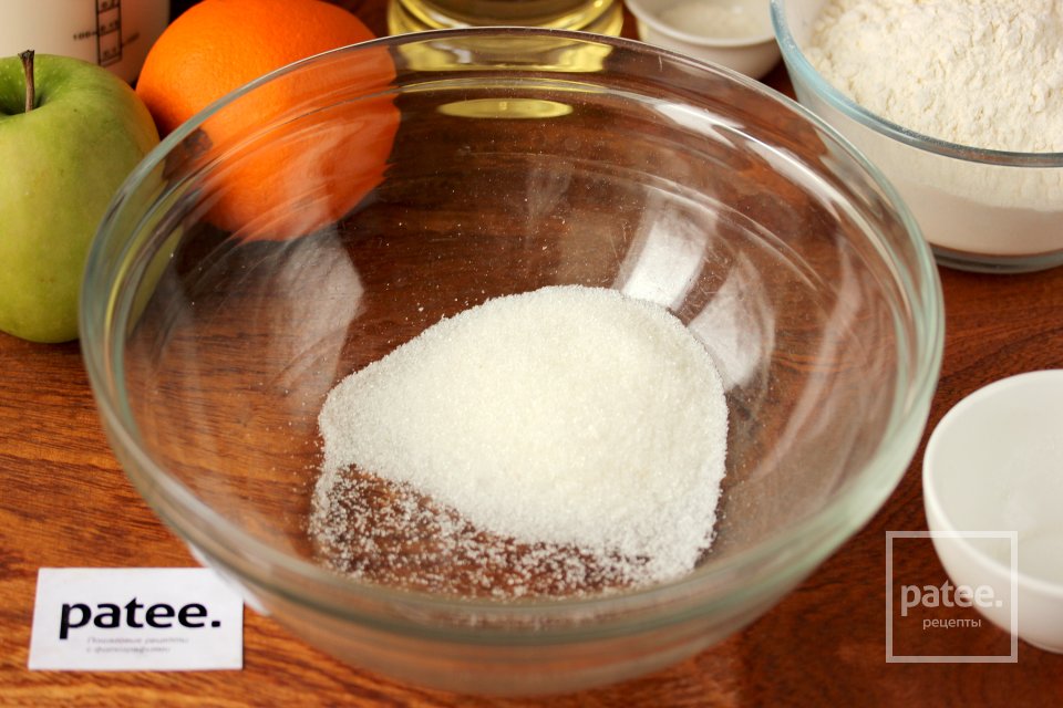 Апельсиновые блины с яблоком - Шаг 2