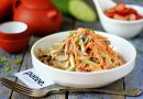 Салат с морковью по-корейски и колбасой