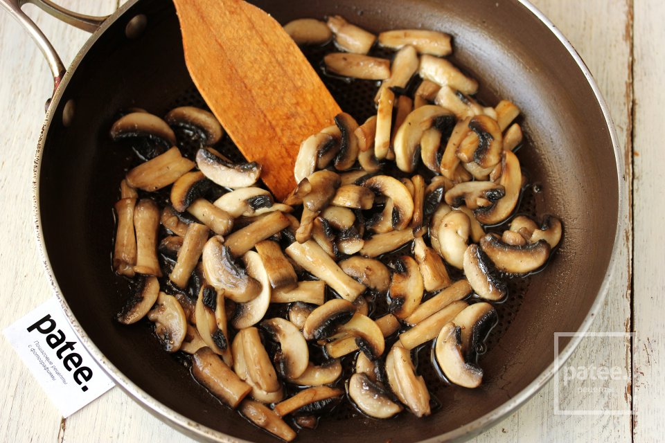 Салат с морковью по-корейски и колбасой - Шаг 3