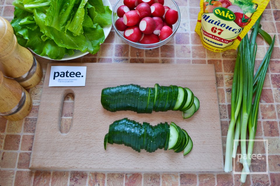 Салат из редиса с зеленью - Шаг 3