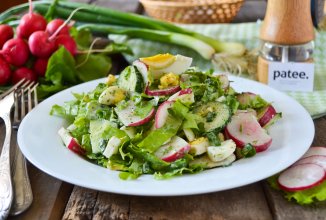 Салат из редиса с зеленью