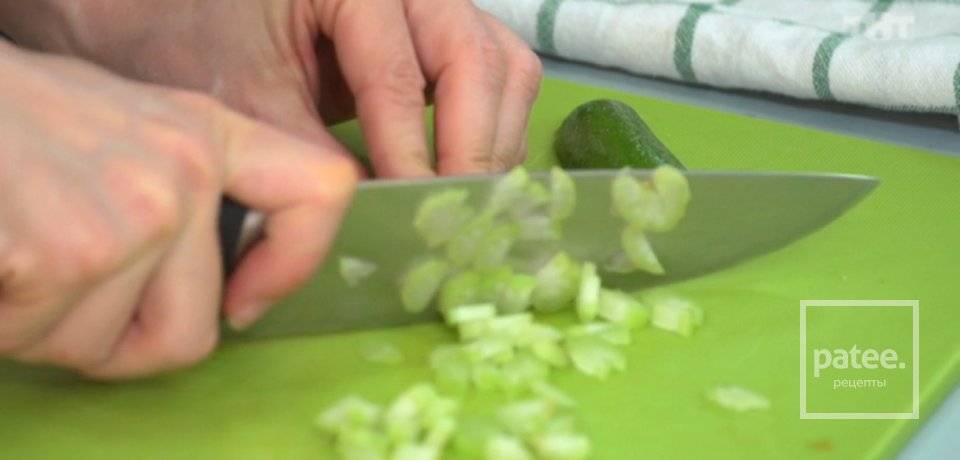 Маринованные бараньи ребрышки с легким салатом из овощей - Шаг 4