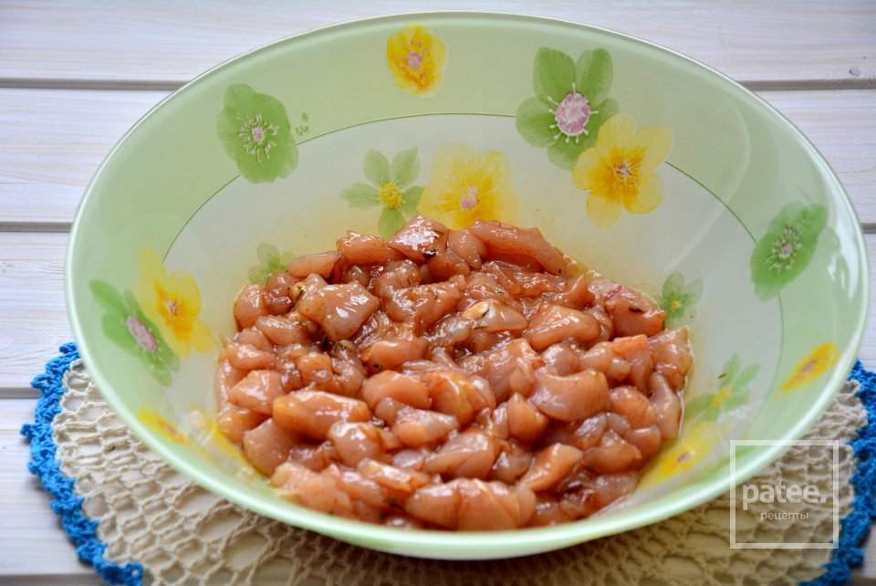 Пикантный салат в апельсиновых корзиночках - Шаг 1