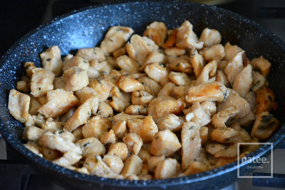 Пикантный салат в апельсиновых корзиночках - Шаг 4