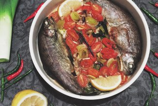 Форель запеченная с помидорками Черри