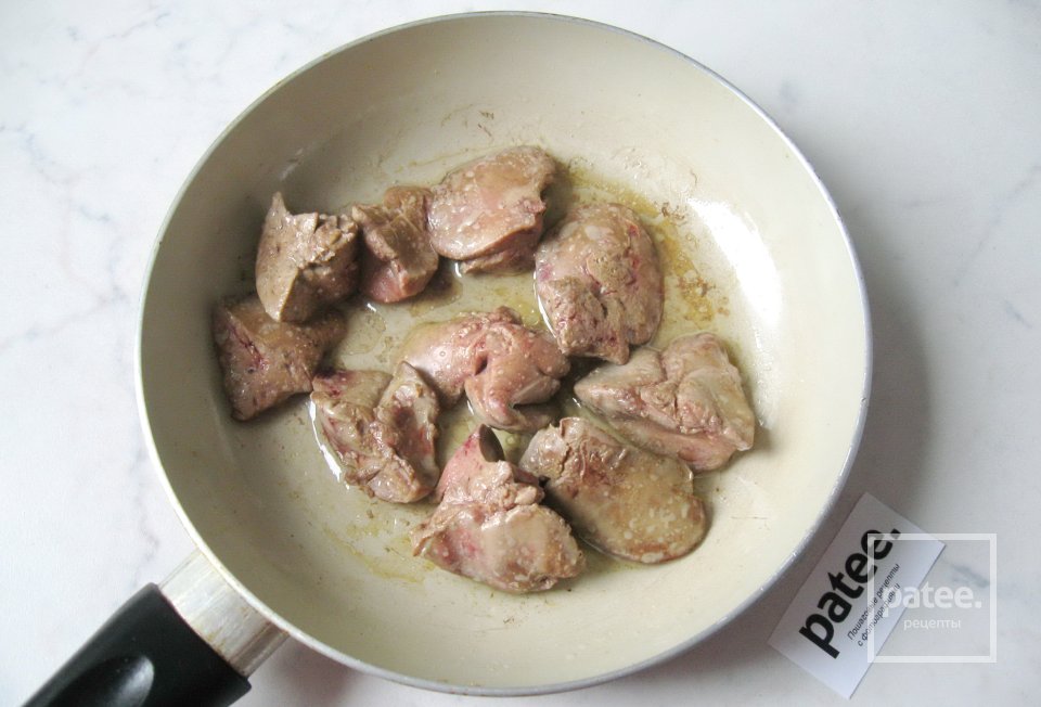 Рагу из куриных потрошков с грибами в сливках - Шаг 8