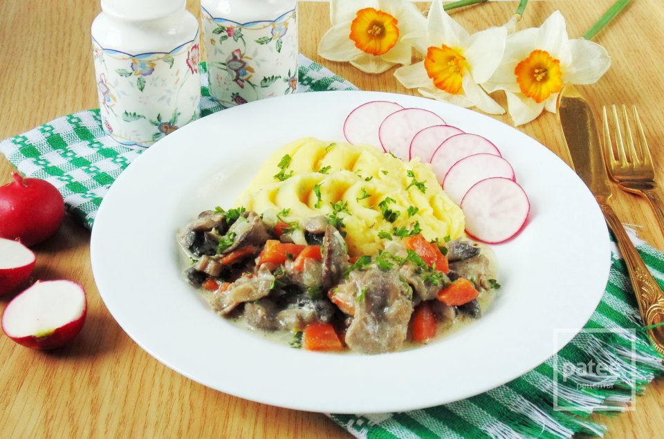 Рагу из куриных потрошков с грибами в сливках - Шаг 18