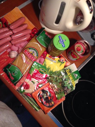 Паста с сосисками и томатом - Шаг 1