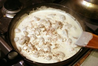 Куриное филе в сливках