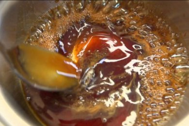 Медовая утиная ножка с тыквой и луковым соусом - приготовление