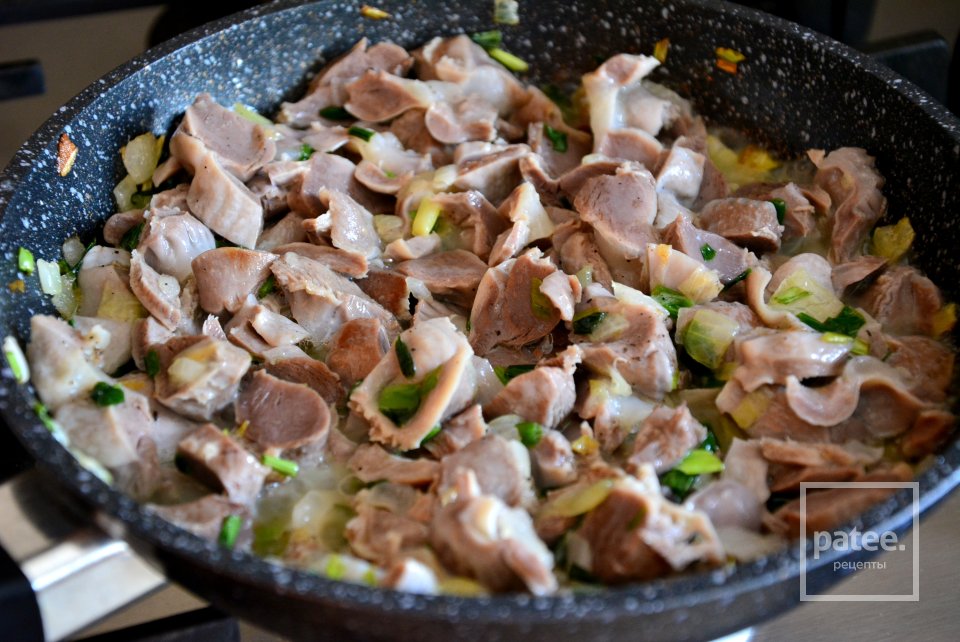 Фрикасе из куриных желудочков - Шаг 6