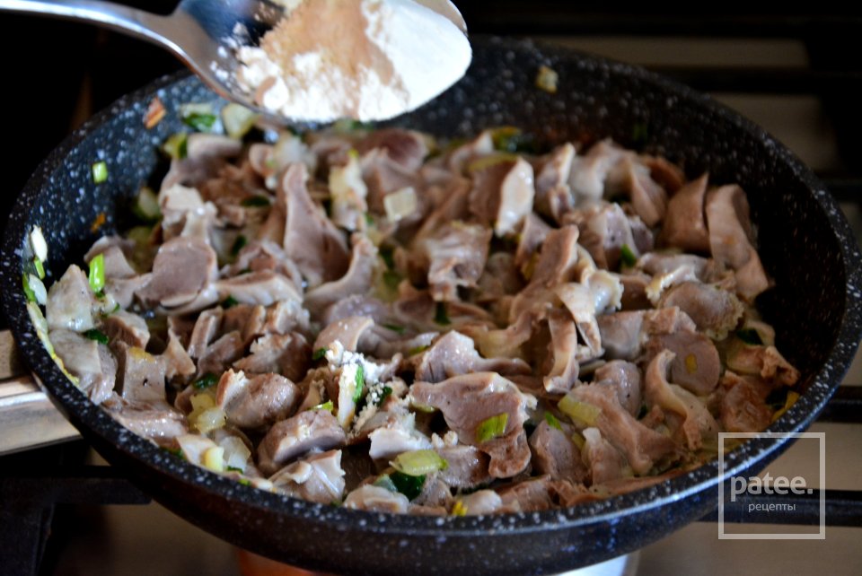 Фрикасе из куриных желудочков - Шаг 7