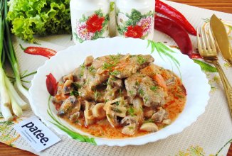 Гуляш из говяжьей печени с грибами