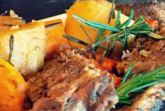 Мясо с овощами в духовке