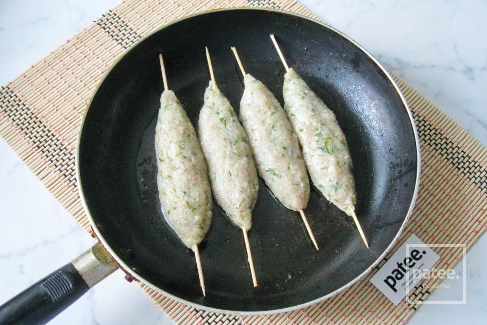 Люля-кебаб из свинины в соусе - Шаг 12