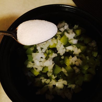 Салат из сахарных огурцов - Шаг 2