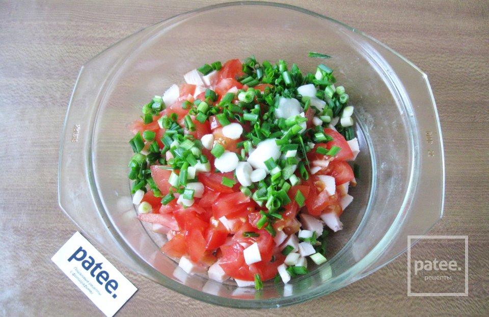 Салат с копченой курицей и помидорами - Шаг 4