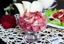Салат из свеклы и моркови с чипсами