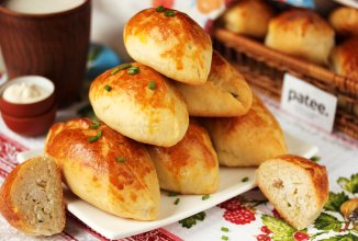 Пирожки с рыбой и яйцом в духовке