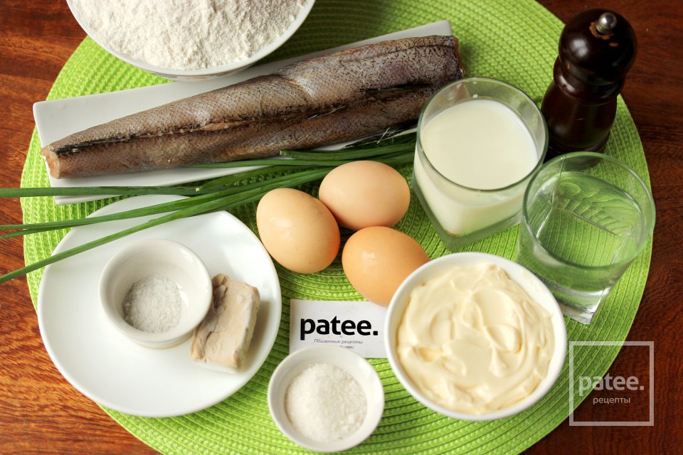 Пирожки с рыбой и яйцом в духовке - Шаг 1