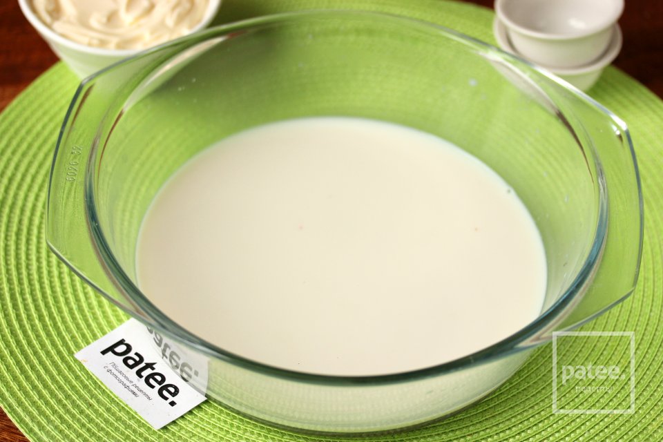 Пирожки с рыбой и яйцом в духовке - Шаг 4