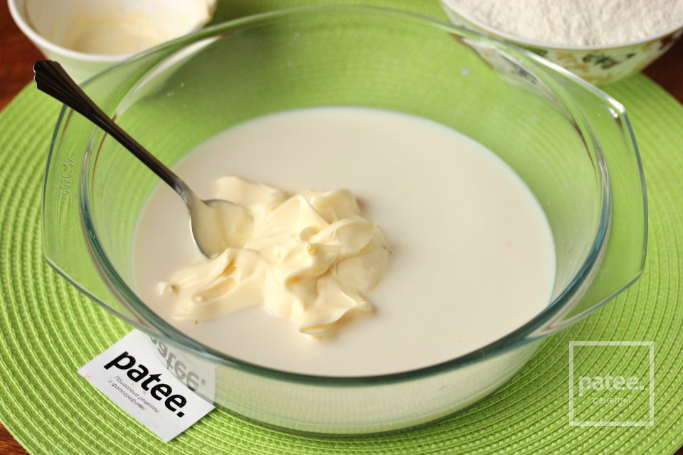 Пирожки с рыбой и яйцом в духовке - Шаг 5