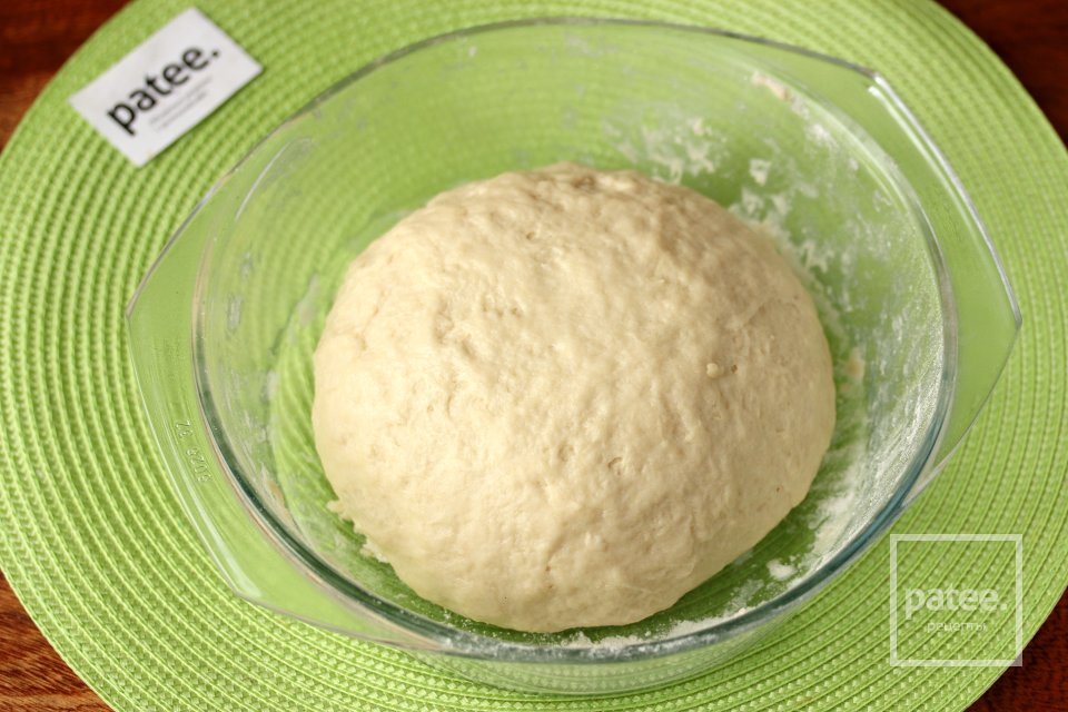 Пирожки с рыбой и яйцом в духовке - Шаг 6