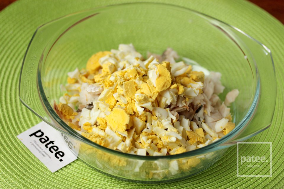 Пирожки с рыбой и яйцом в духовке - Шаг 9