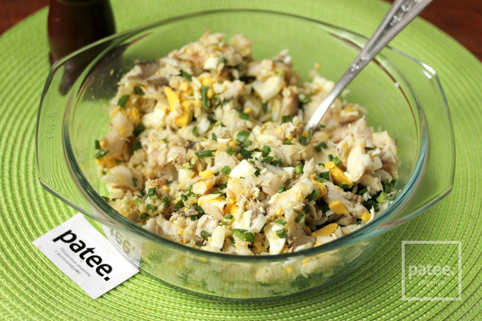 Пирожки с рыбой и яйцом в духовке - Шаг 11