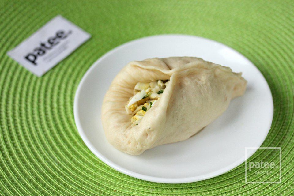 Пирожки с рыбой и яйцом в духовке - Шаг 16