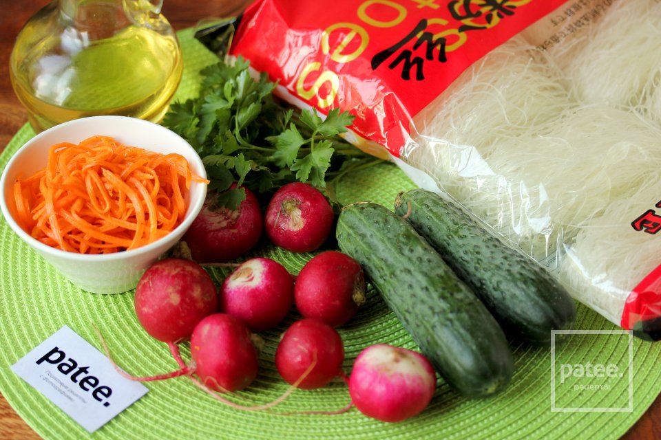 Овощной салат с крахмальной лапшой - Шаг 1