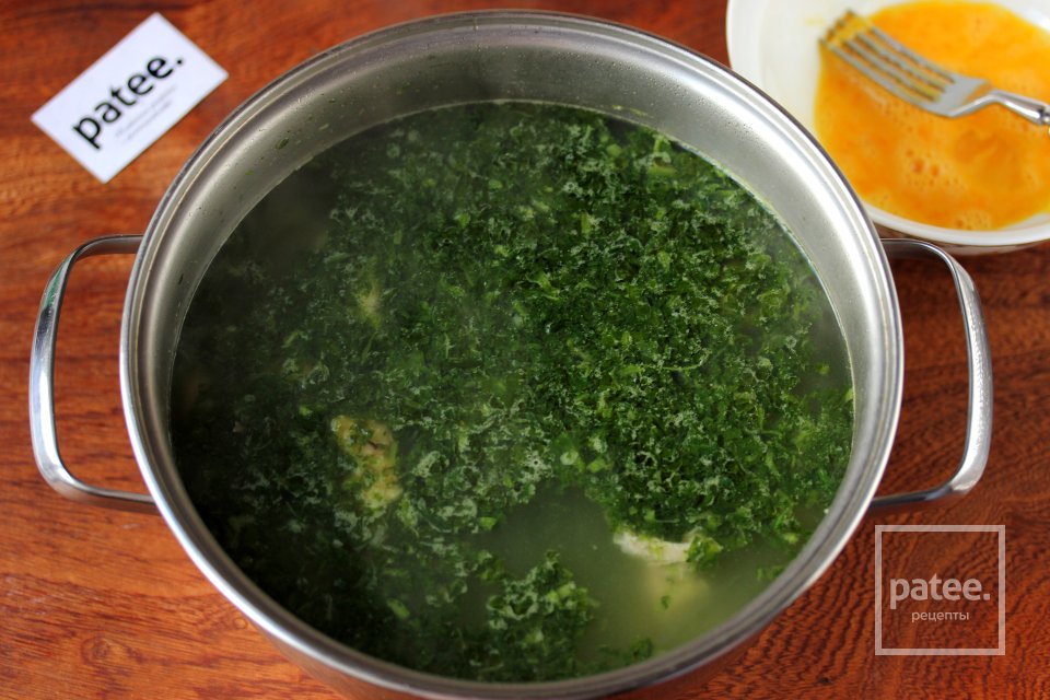 Суп с замороженным шпинатом и яйцом - Шаг 9