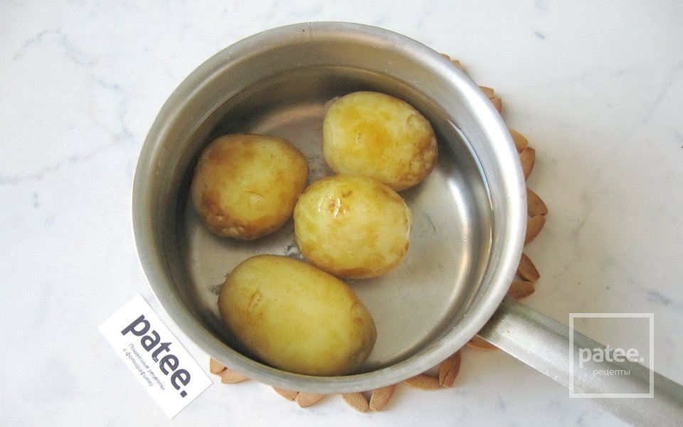 Салат с красной икрой и молодым картофелем - Шаг 2