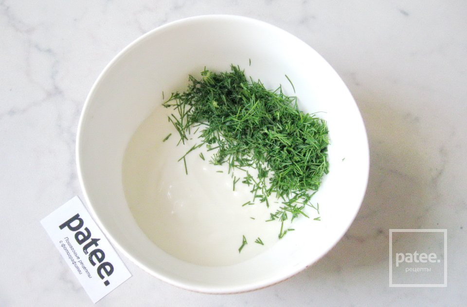 Салат с красной икрой и молодым картофелем - Шаг 8