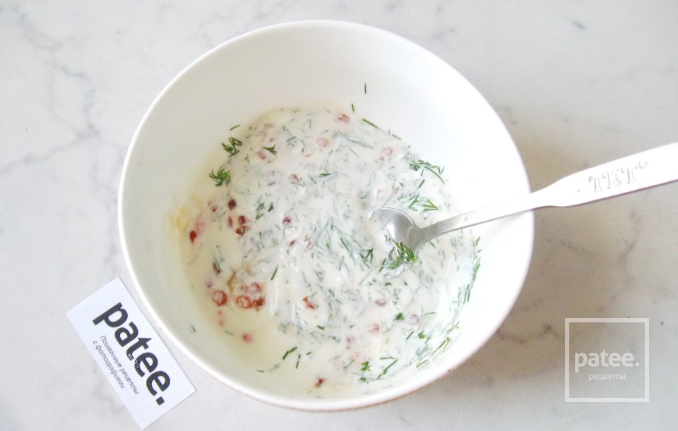 Салат с красной икрой и молодым картофелем - Шаг 11