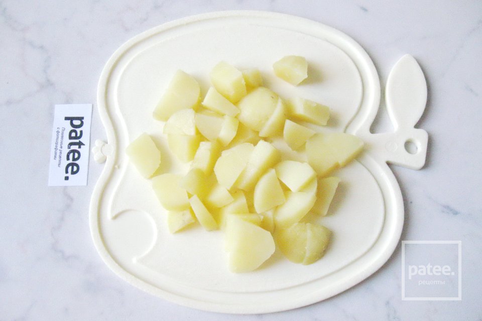 Салат с красной икрой и молодым картофелем - Шаг 12