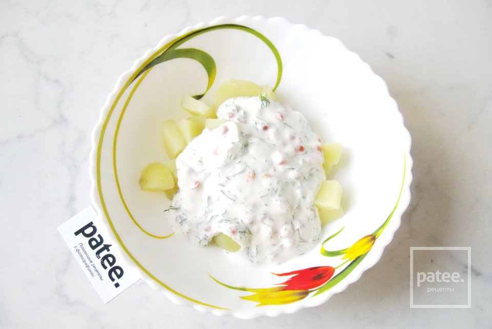 Салат с красной икрой и молодым картофелем - Шаг 13