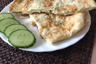 Лаваш с сыром, яйцом и зеленью