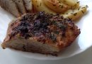 Запеченная, ароматная свинина с картофельными дольками
