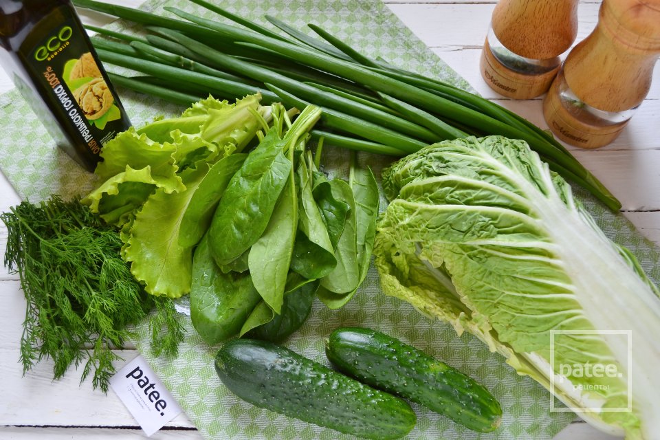 Салат из пекинской капусты с ароматным маслом грецкого ореха - Шаг 1