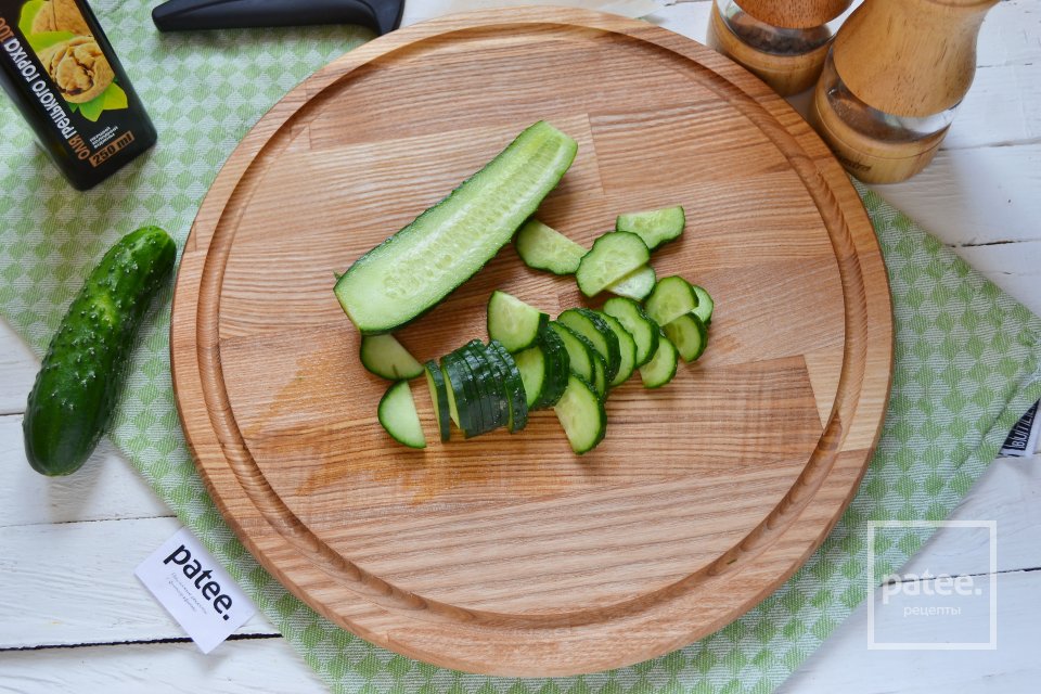 Салат из пекинской капусты с ароматным маслом грецкого ореха - Шаг 7