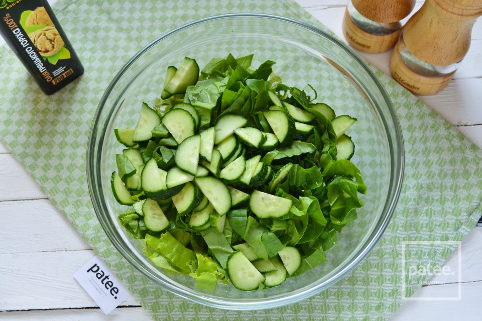 Салат из пекинской капусты с ароматным маслом грецкого ореха - Шаг 8