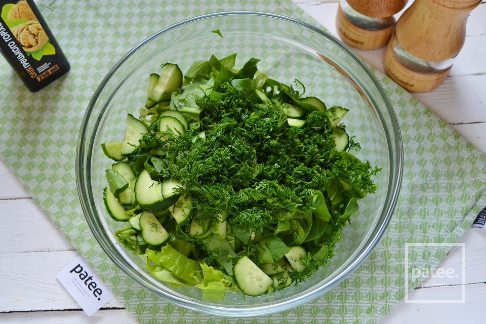 Салат из пекинской капусты с ароматным маслом грецкого ореха - Шаг 9