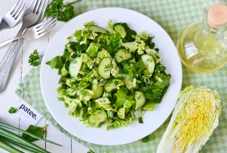 Салат из пекинской капусты с ароматным маслом грецкого ореха